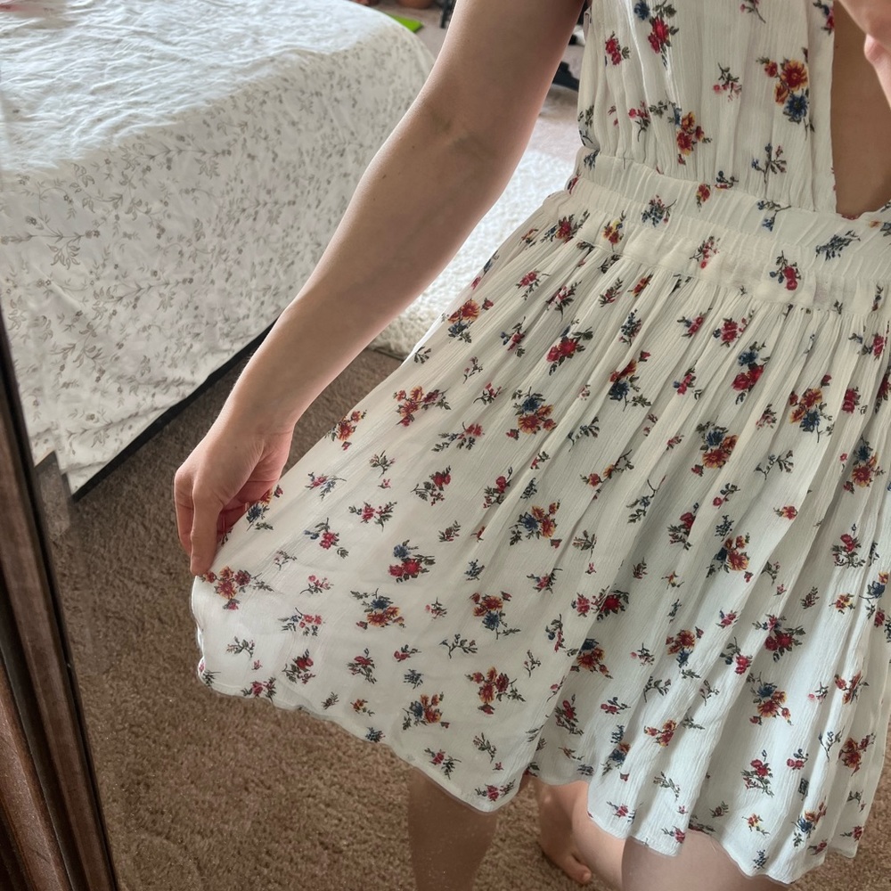 Dress - Picture 4 of 4